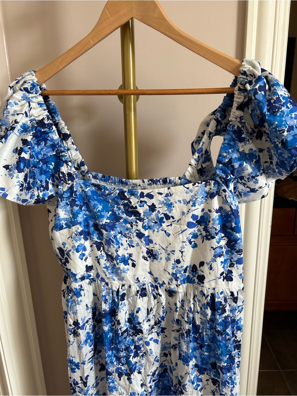 Tuckernuck Hyacinth House Bluebell
Meadows Cecily Midi Dress - Picture 6 of 11